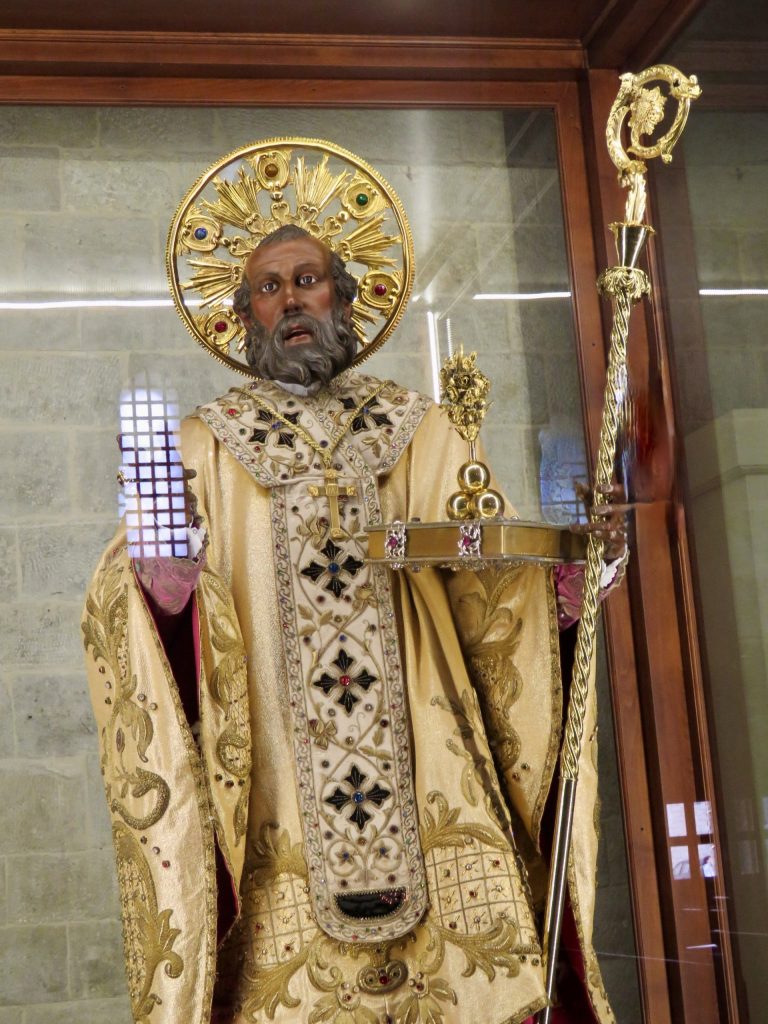 Qyteti italian ku është varrosur Santa Claus