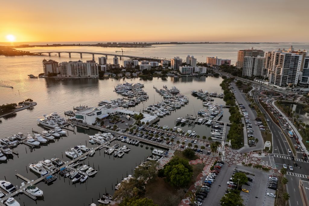 Miliona turistë po zgjedhin këtë qytet në Florida – arsyeja do t’ju befasojë