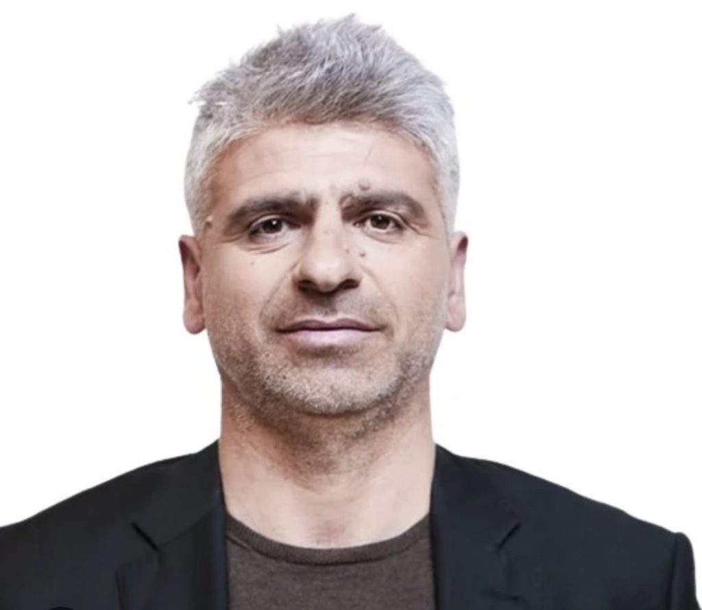Shokon ish-banori i “BBVA”, Qetësor Ferunaj: Jam abuzuar seksualisht që në moshën 5 vjeçare