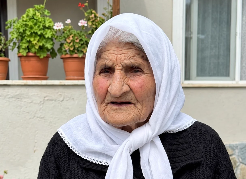 Foto nga burimi: BBC i kushton vëmendje 117-vjeçares shqiptare që zbuloi Blendi Fevziu, historia e saj bën xhiron e botës!